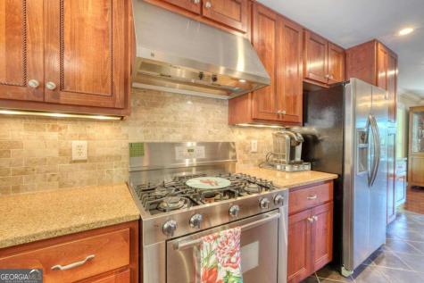 276 Lancelot Loop Clayton GA 30525