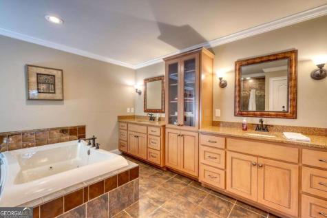 276 Lancelot Loop Clayton GA 30525