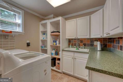 276 Lancelot Loop Clayton GA 30525