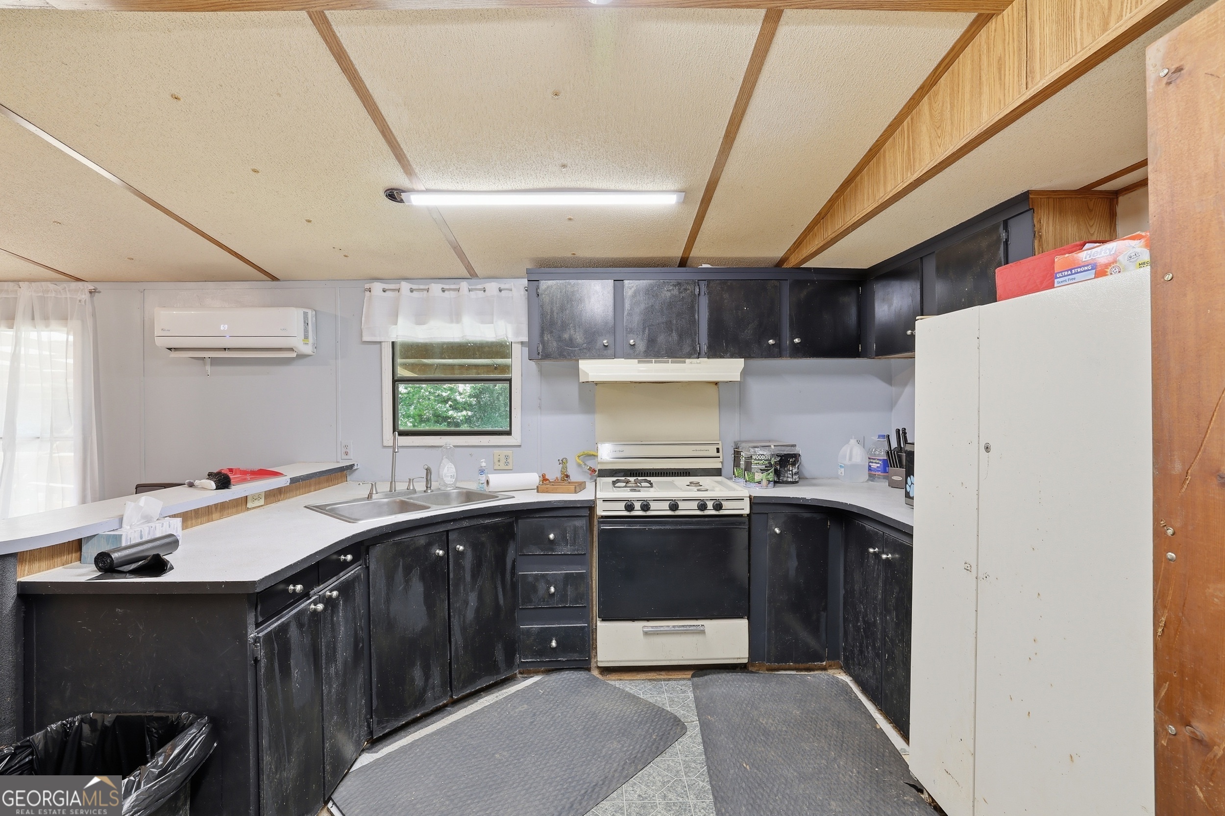 125 King Bird Drive Cleveland GA 30528