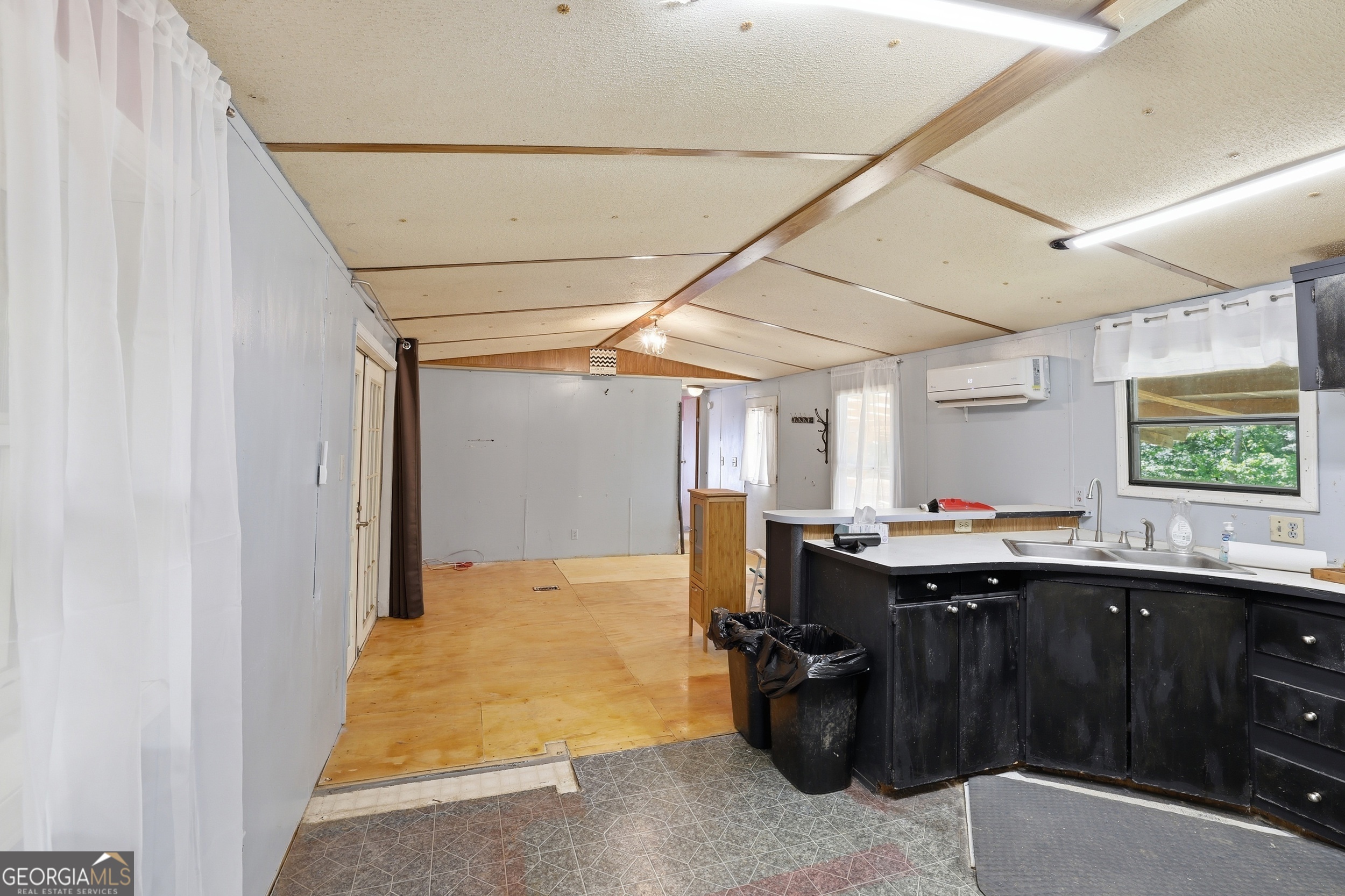 125 King Bird Drive Cleveland GA 30528