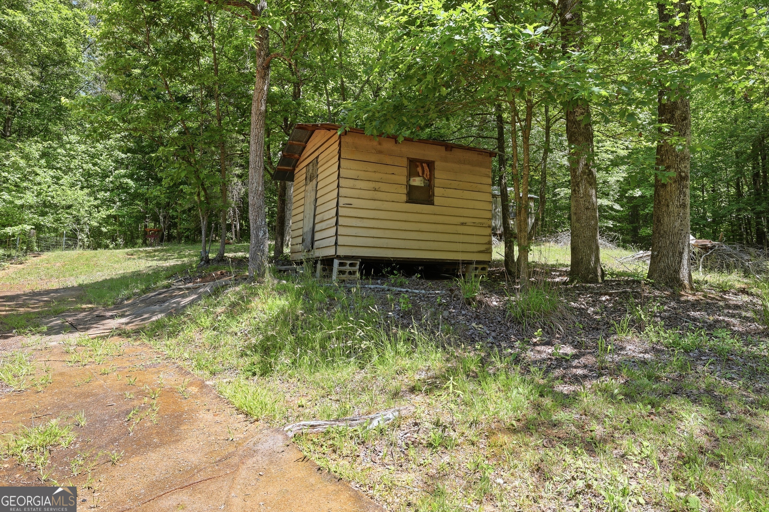 125 King Bird Drive Cleveland GA 30528