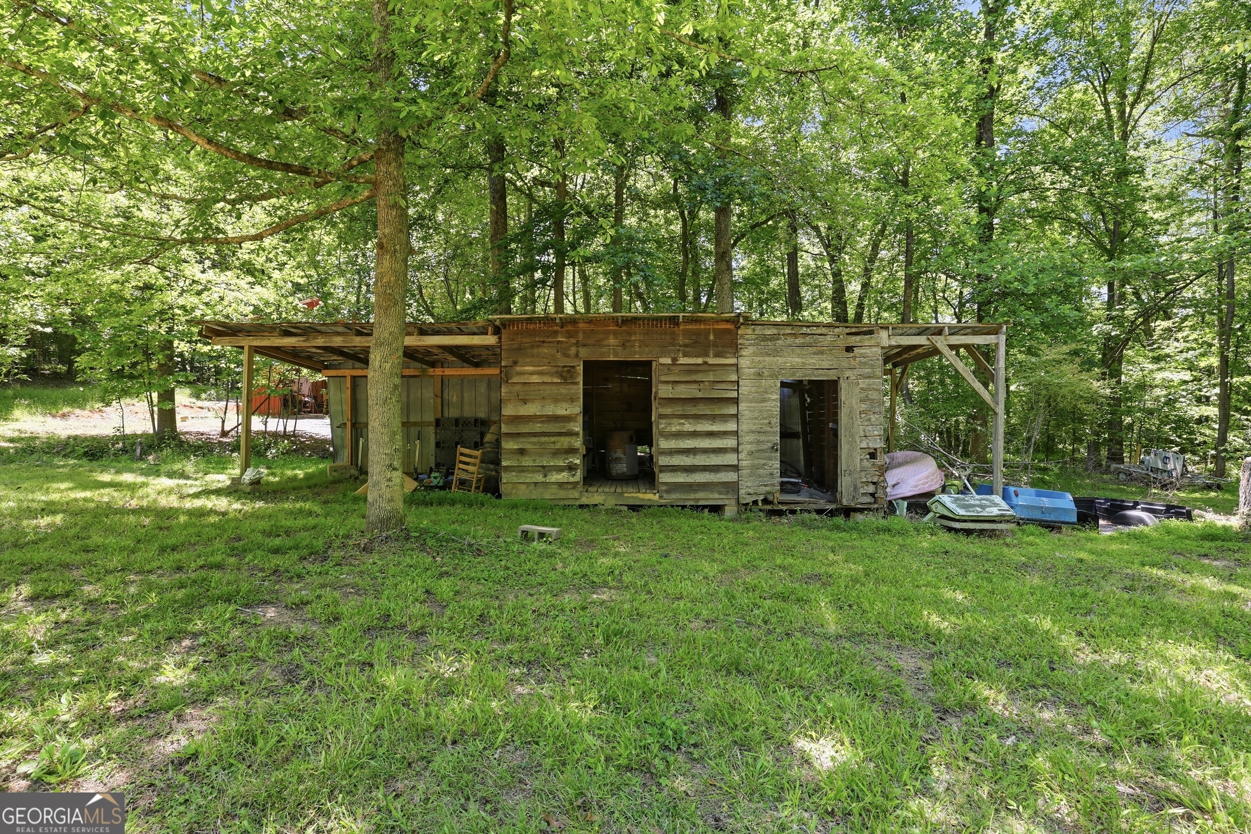 125 King Bird Drive Cleveland GA 30528