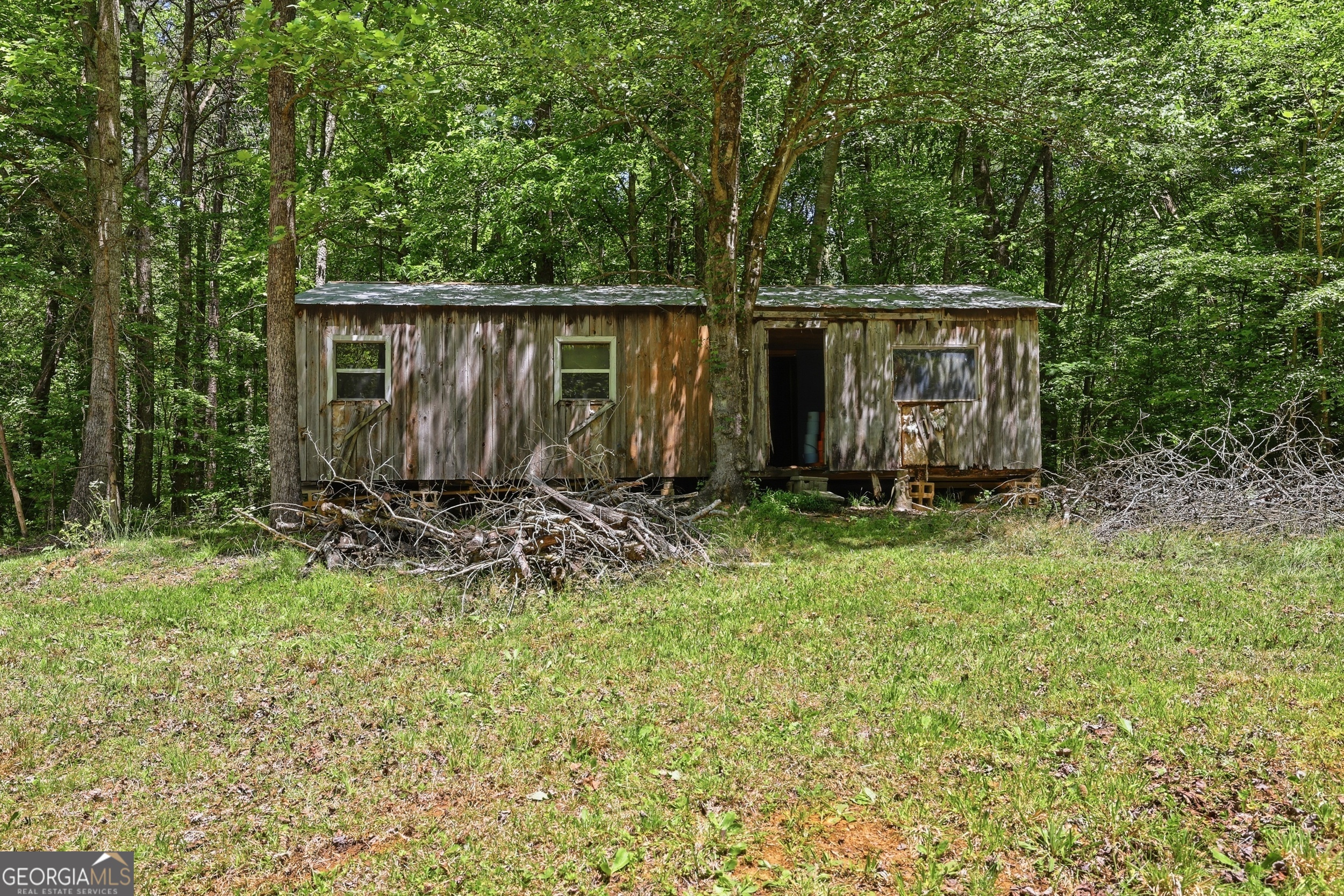 125 King Bird Drive Cleveland GA 30528