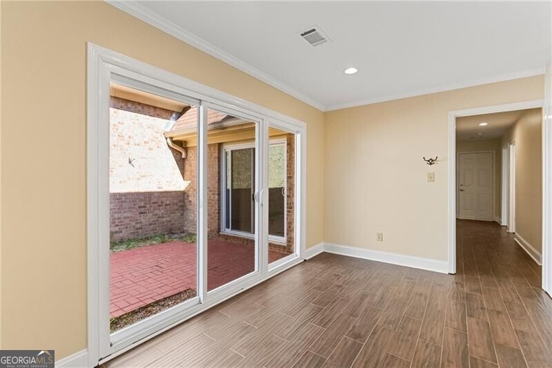 4413 Village Oaks Ridge Atlanta GA 30338