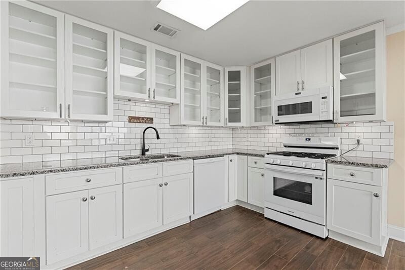 4413 Village Oaks Ridge Atlanta GA 30338