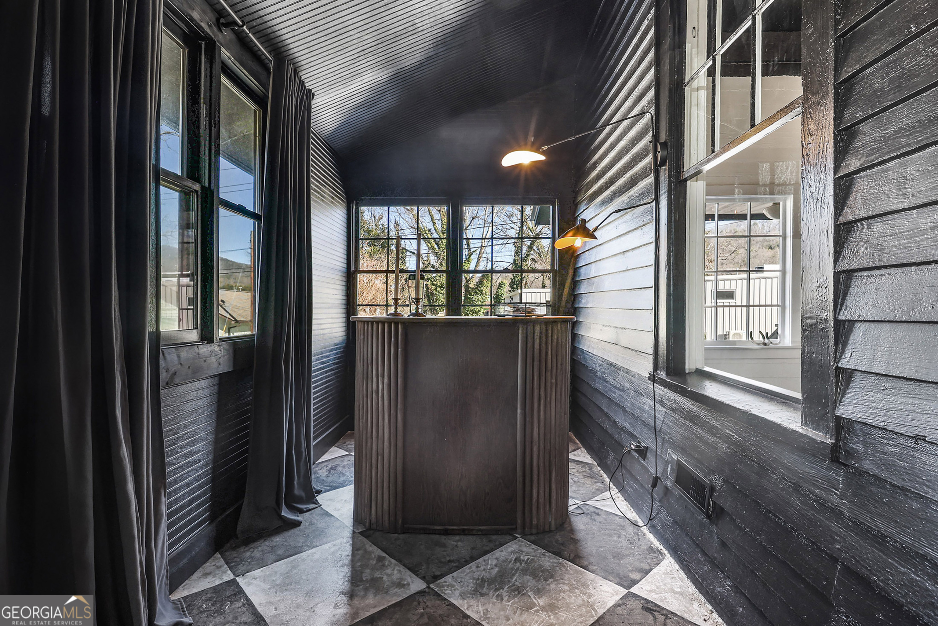 31 Earl Street Clayton GA 30525