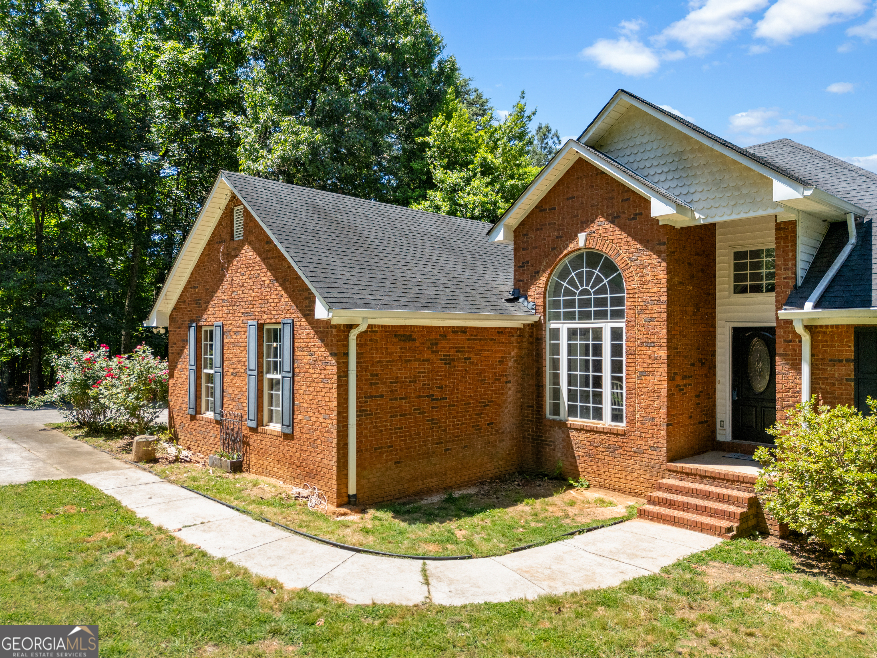 45 The Trail SE Lindale GA 30147