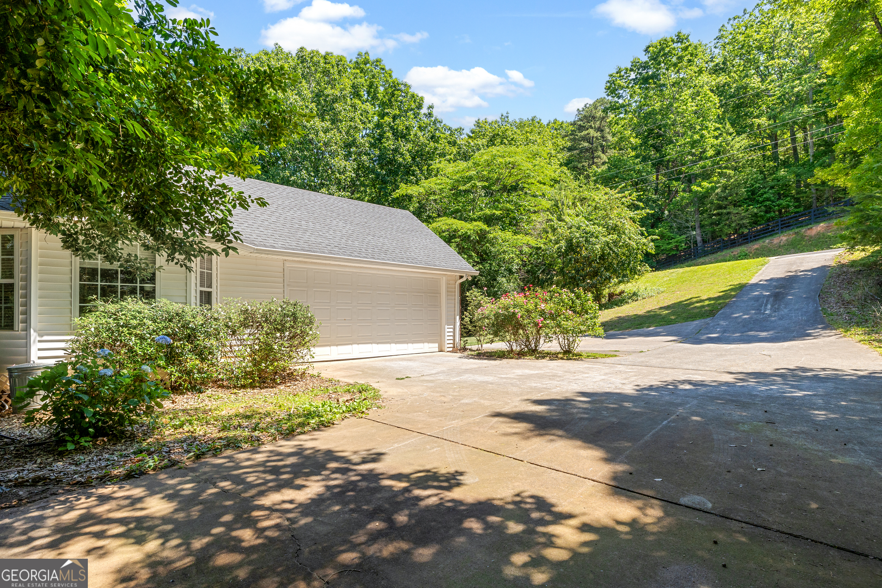 45 The Trail SE Lindale GA 30147