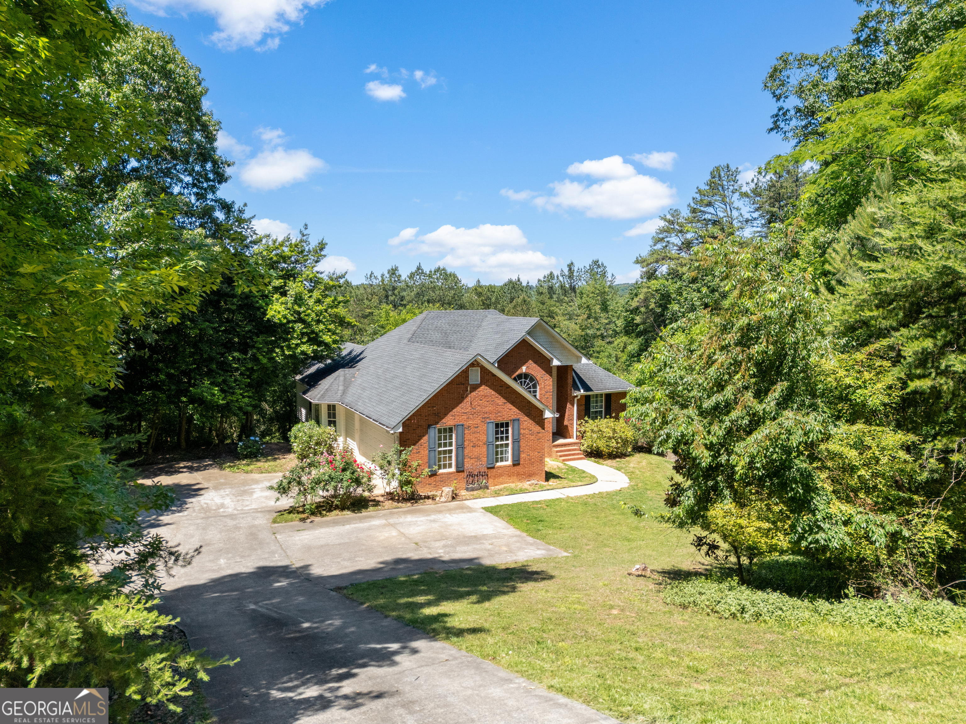 45 The Trail SE Lindale GA 30147