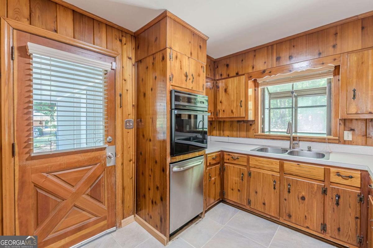 3483 Scenic Drive East Point GA 30344