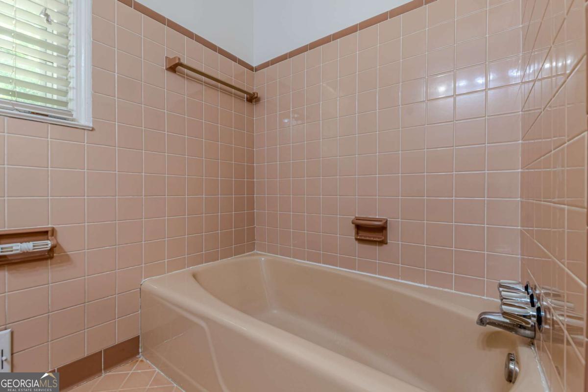3483 Scenic Drive East Point GA 30344