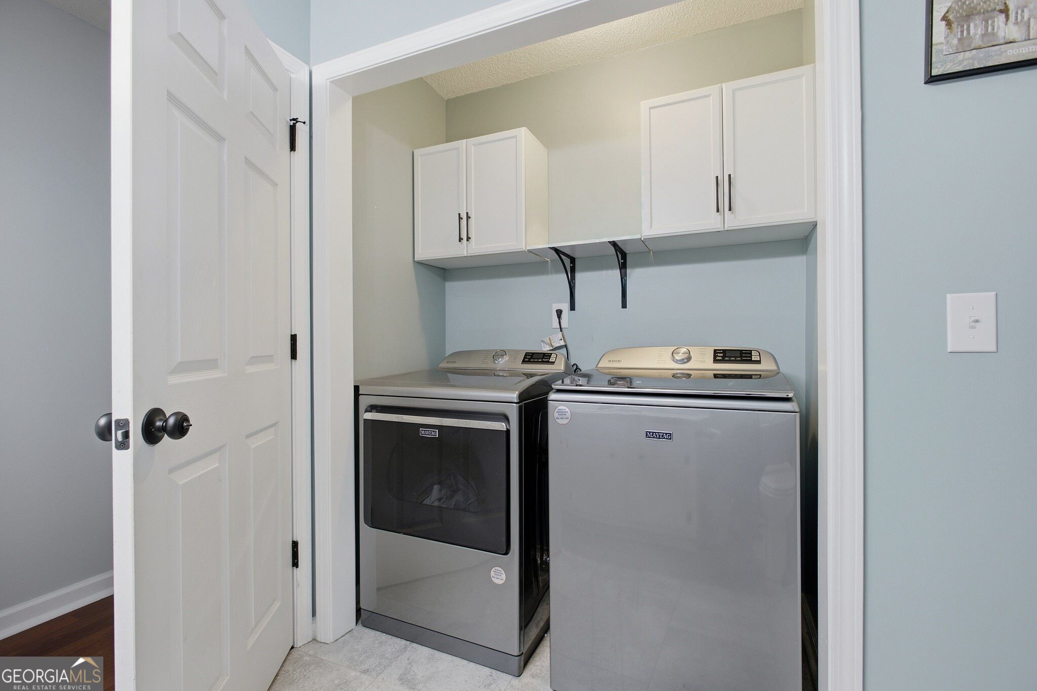 13 Black Water Drive White GA 30184