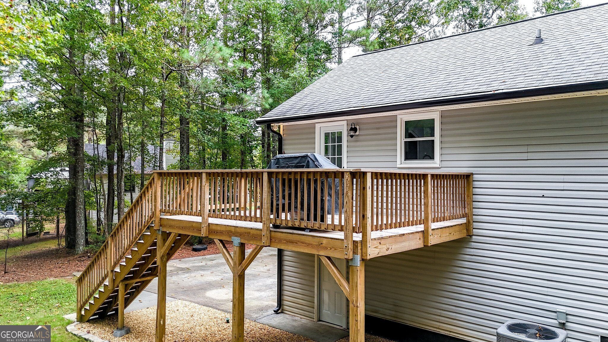 13 Black Water Drive White GA 30184