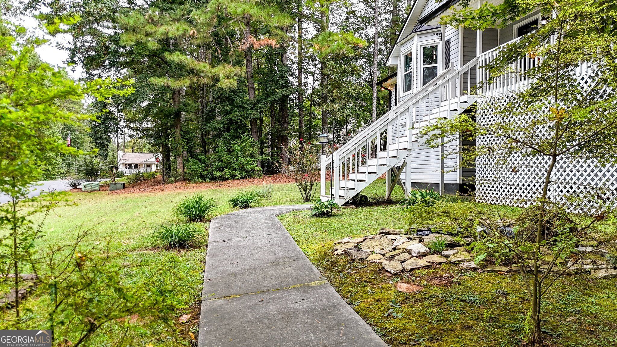 13 Black Water Drive White GA 30184