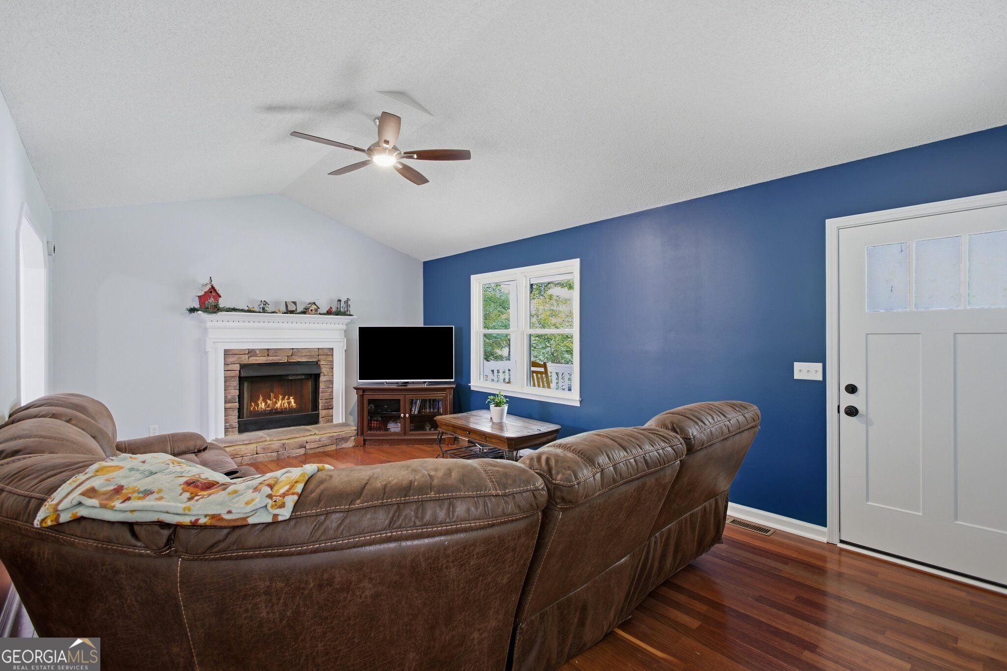 13 Black Water Drive White GA 30184