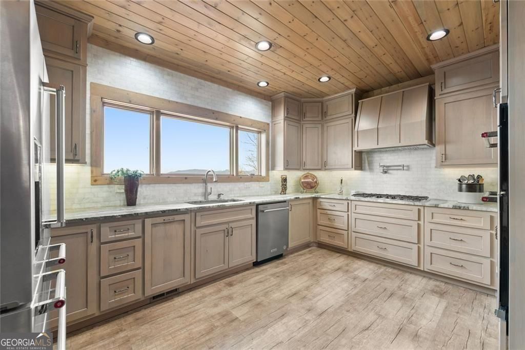 655 Mountainside Drive Cleveland GA 30528