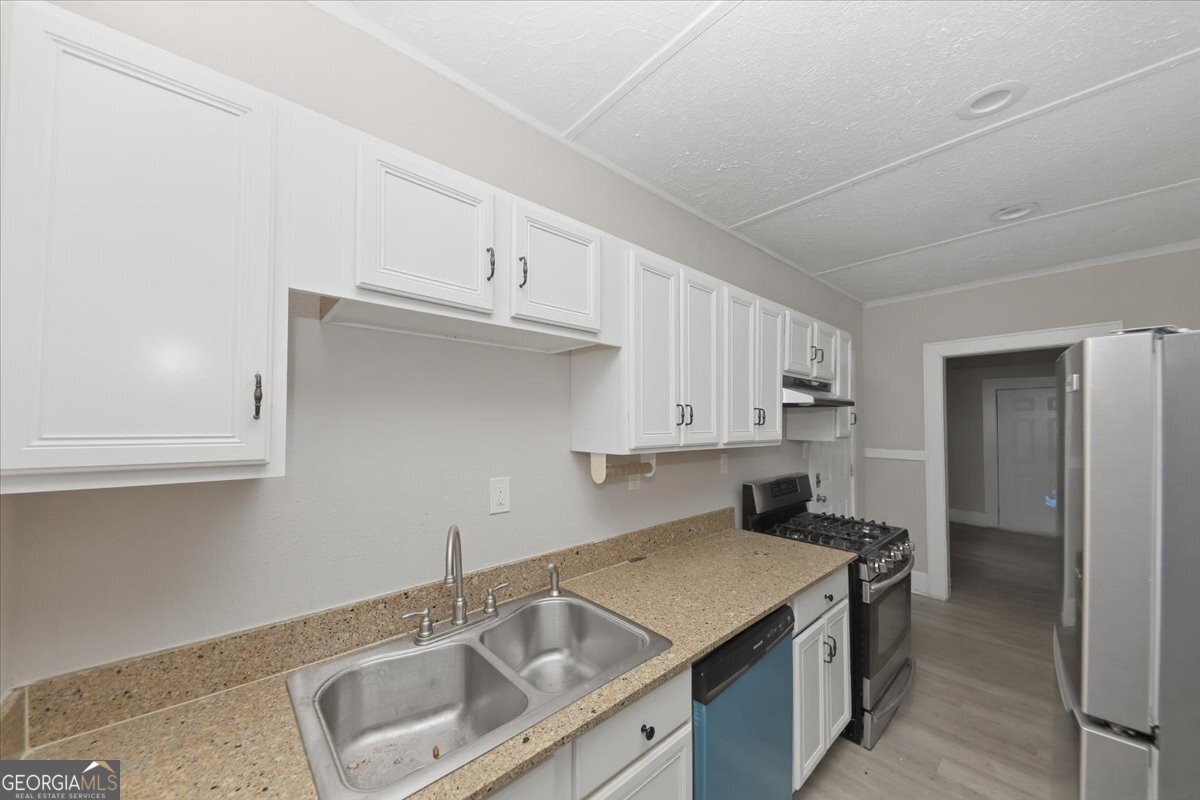 1853 Center Avenue East Point GA 30344