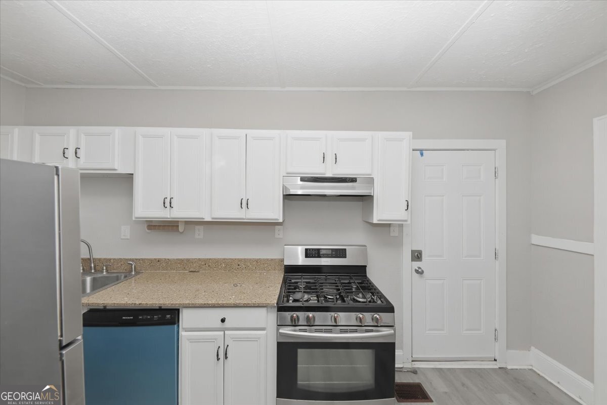 1853 Center Avenue East Point GA 30344
