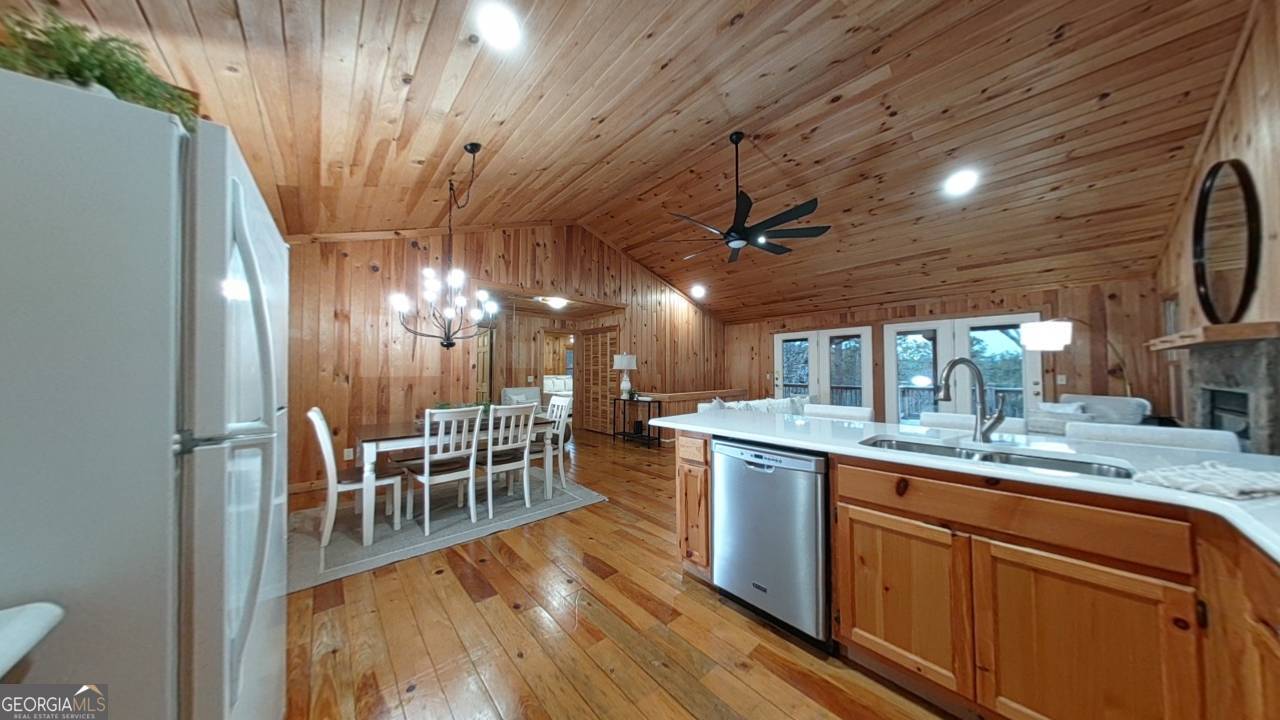 505 Long Mountain Drive Lakemont GA 30552