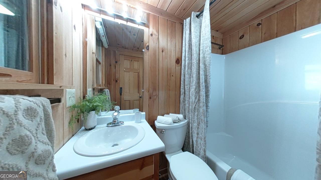 505 Long Mountain Drive Lakemont GA 30552