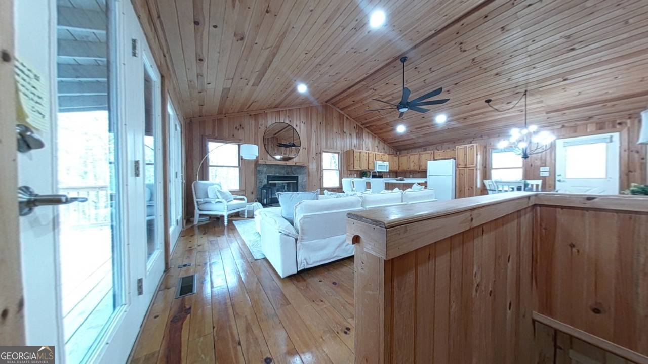 505 Long Mountain Drive Lakemont GA 30552