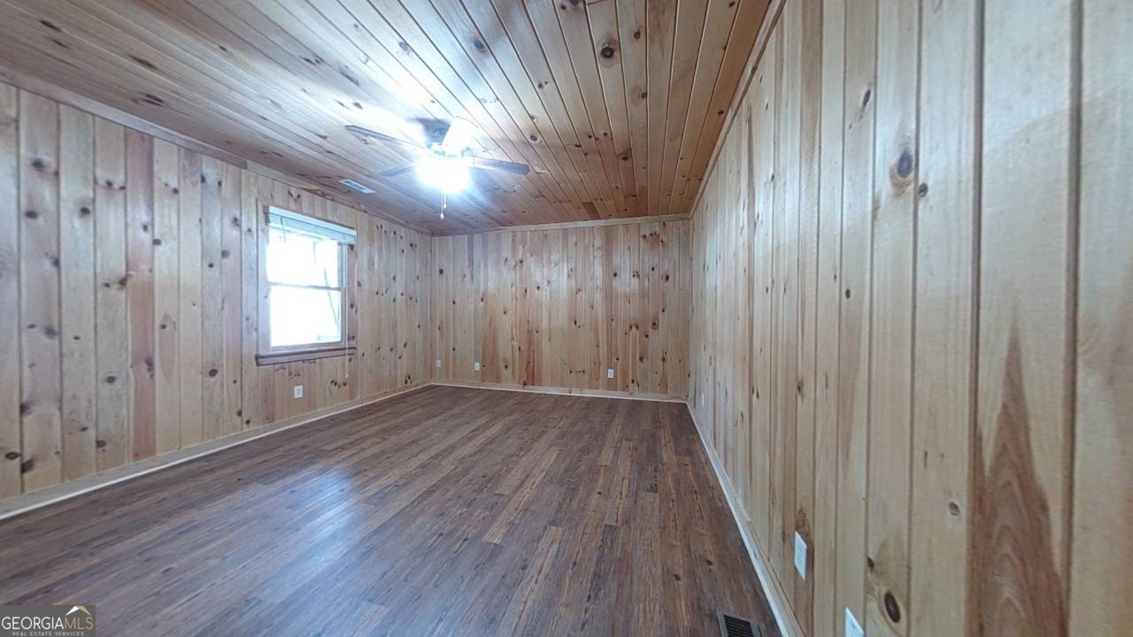 505 Long Mountain Drive Lakemont GA 30552