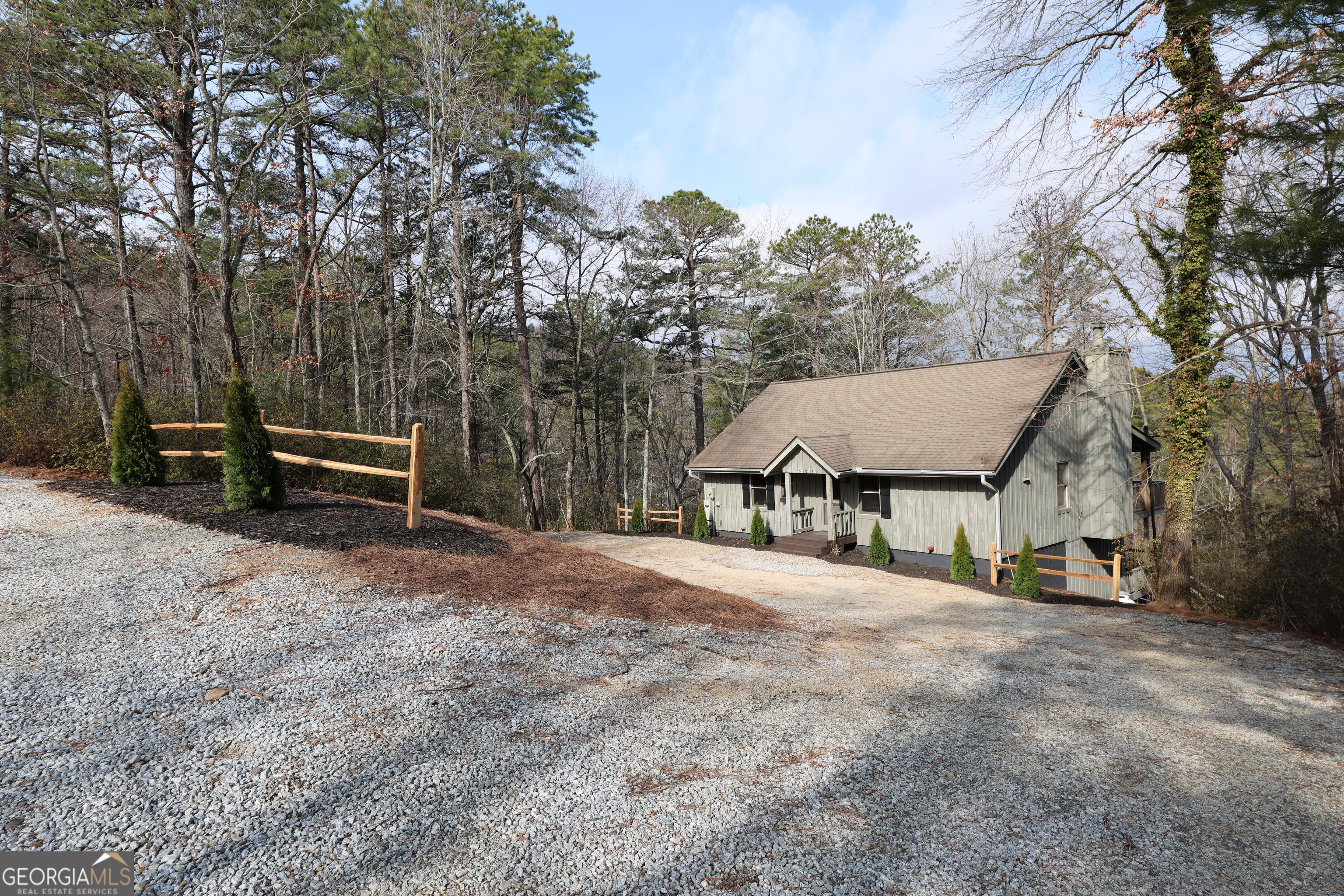 505 Long Mountain Drive Lakemont GA 30552