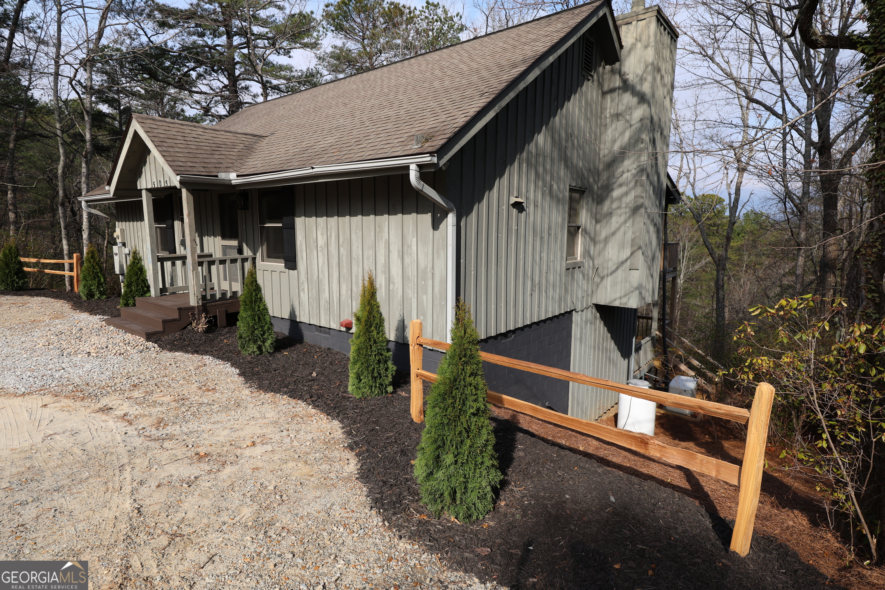 505 Long Mountain Drive Lakemont GA 30552