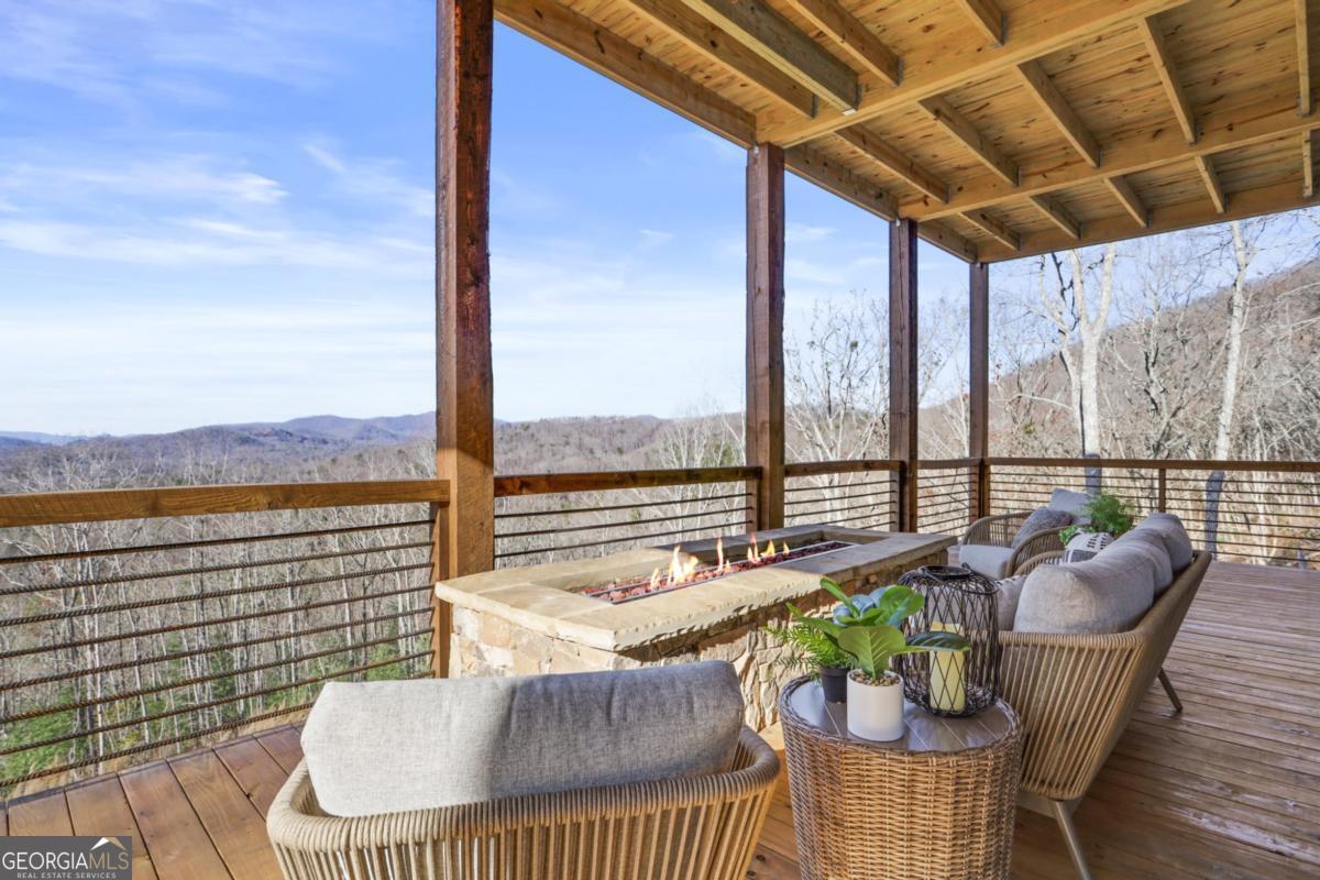 226 Round Top Road Mineral Bluff GA 30559