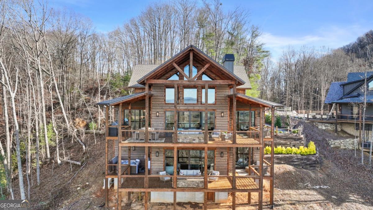 226 Round Top Road Mineral Bluff GA 30559