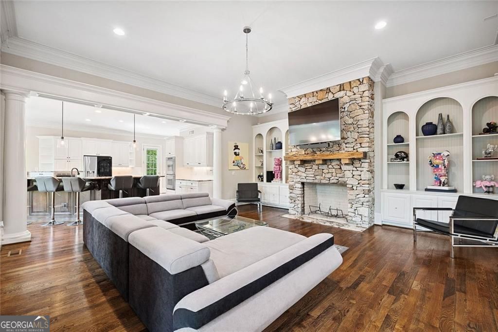 11140 W. Road Roswell GA 30075