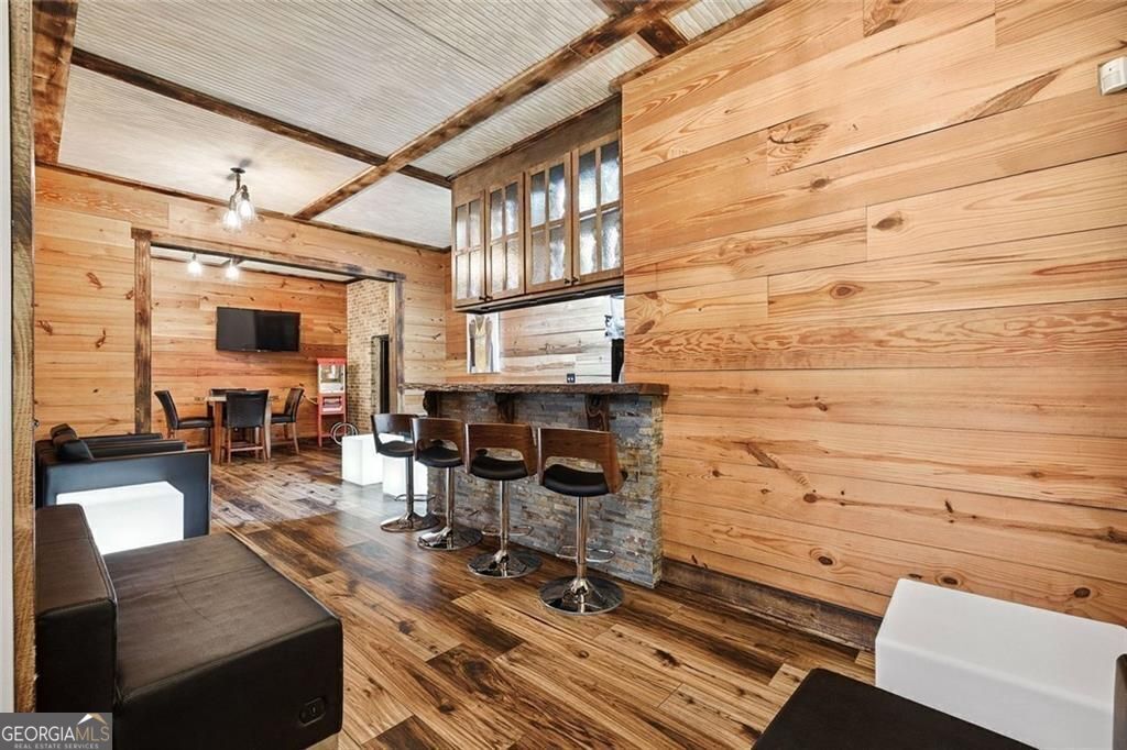 11140 W. Road Roswell GA 30075