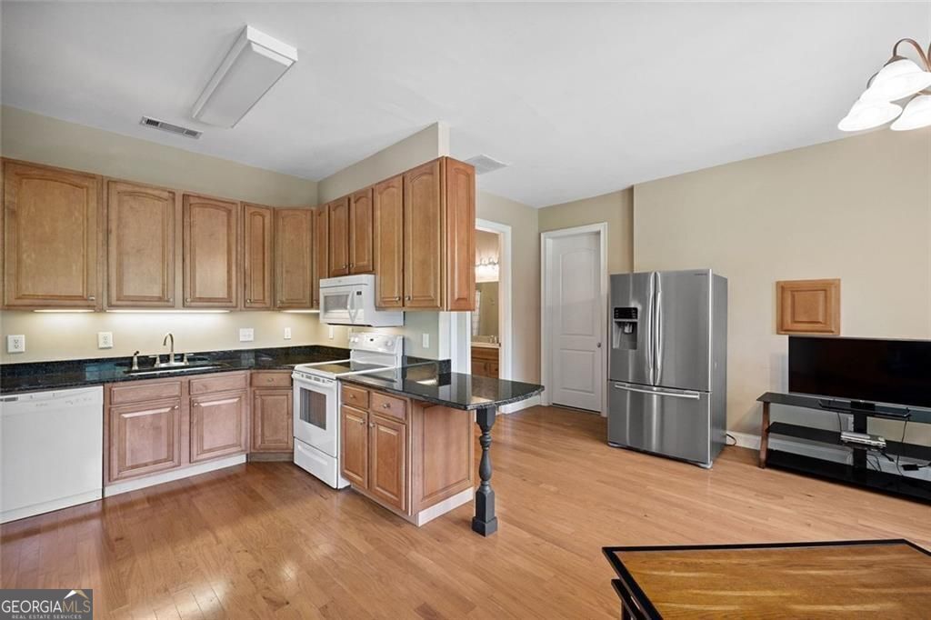 11140 W. Road Roswell GA 30075