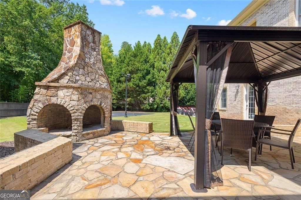 11140 W. Road Roswell GA 30075