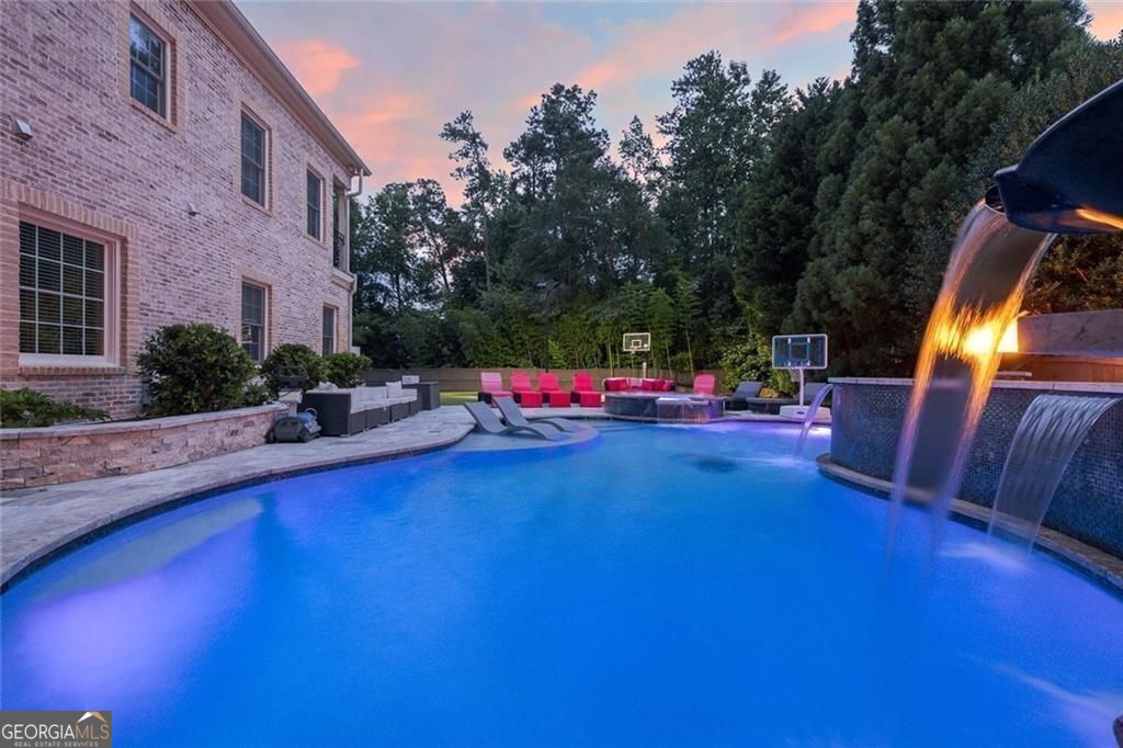 11140 W. Road Roswell GA 30075