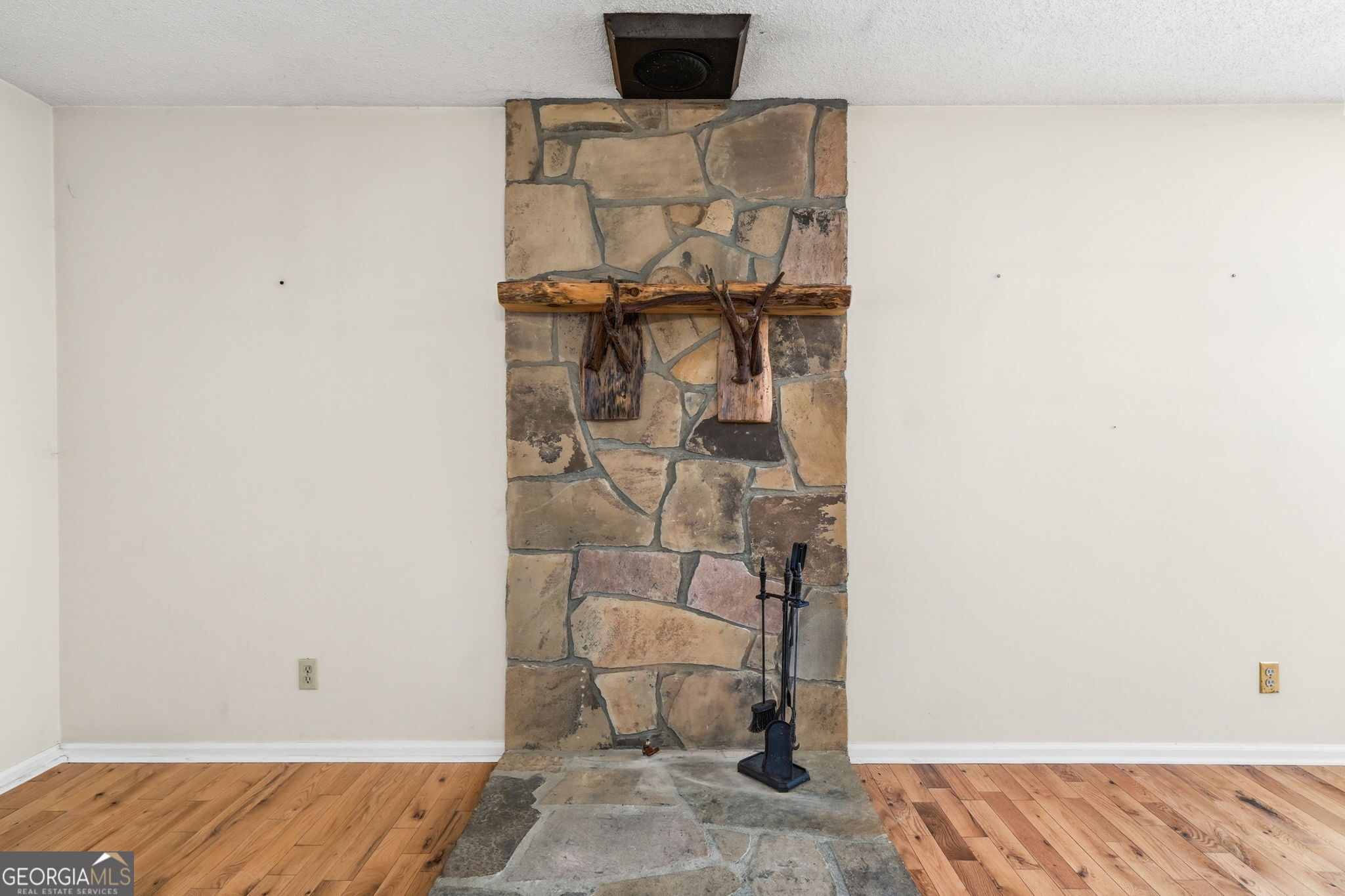 2083 Wood Lake Lane Young Harris GA 30582