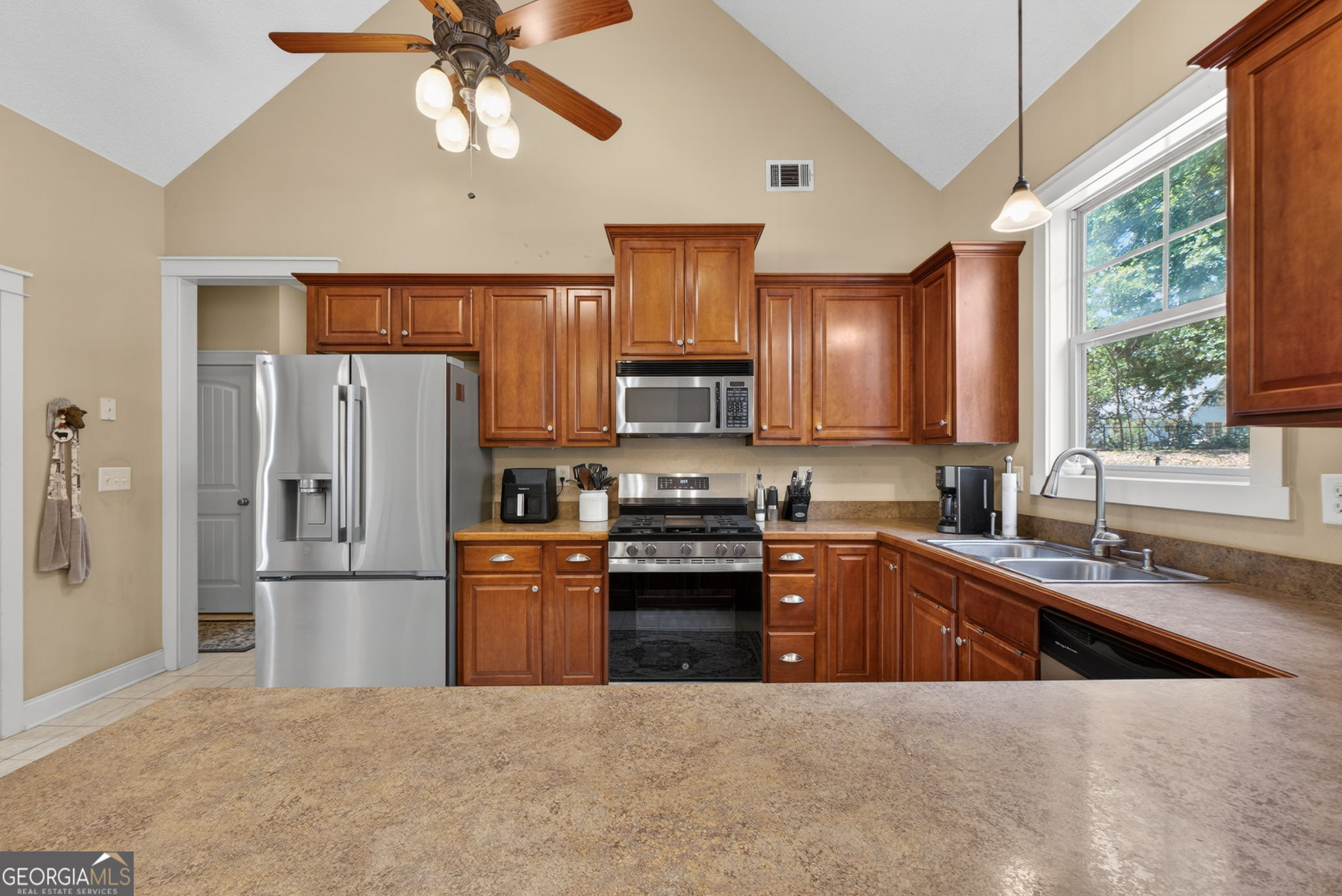 127 Lambdin Circle Barnesville GA 30204