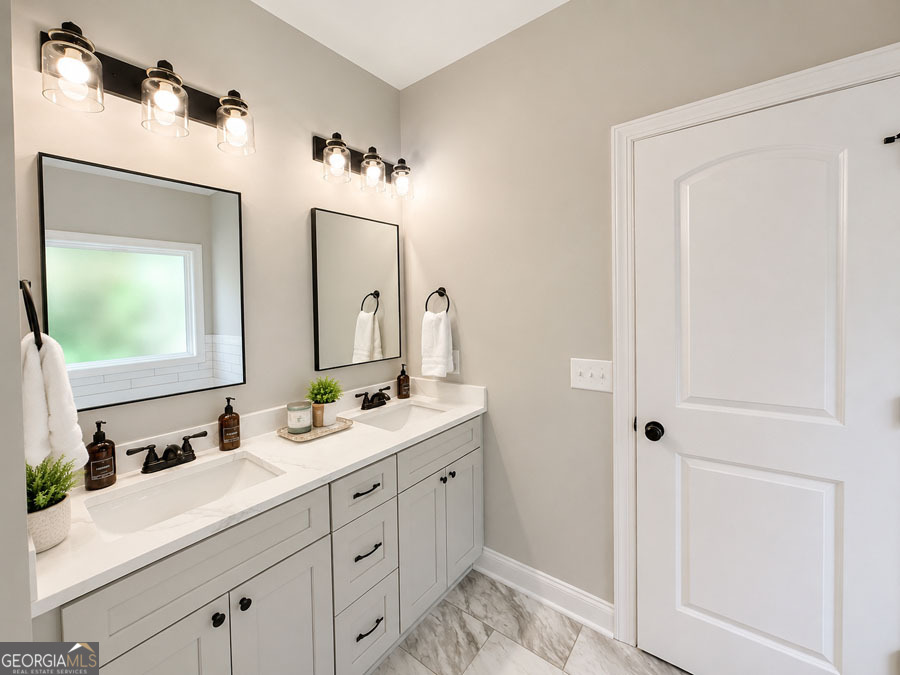 224 Seraph Pointe Lavonia GA 30553