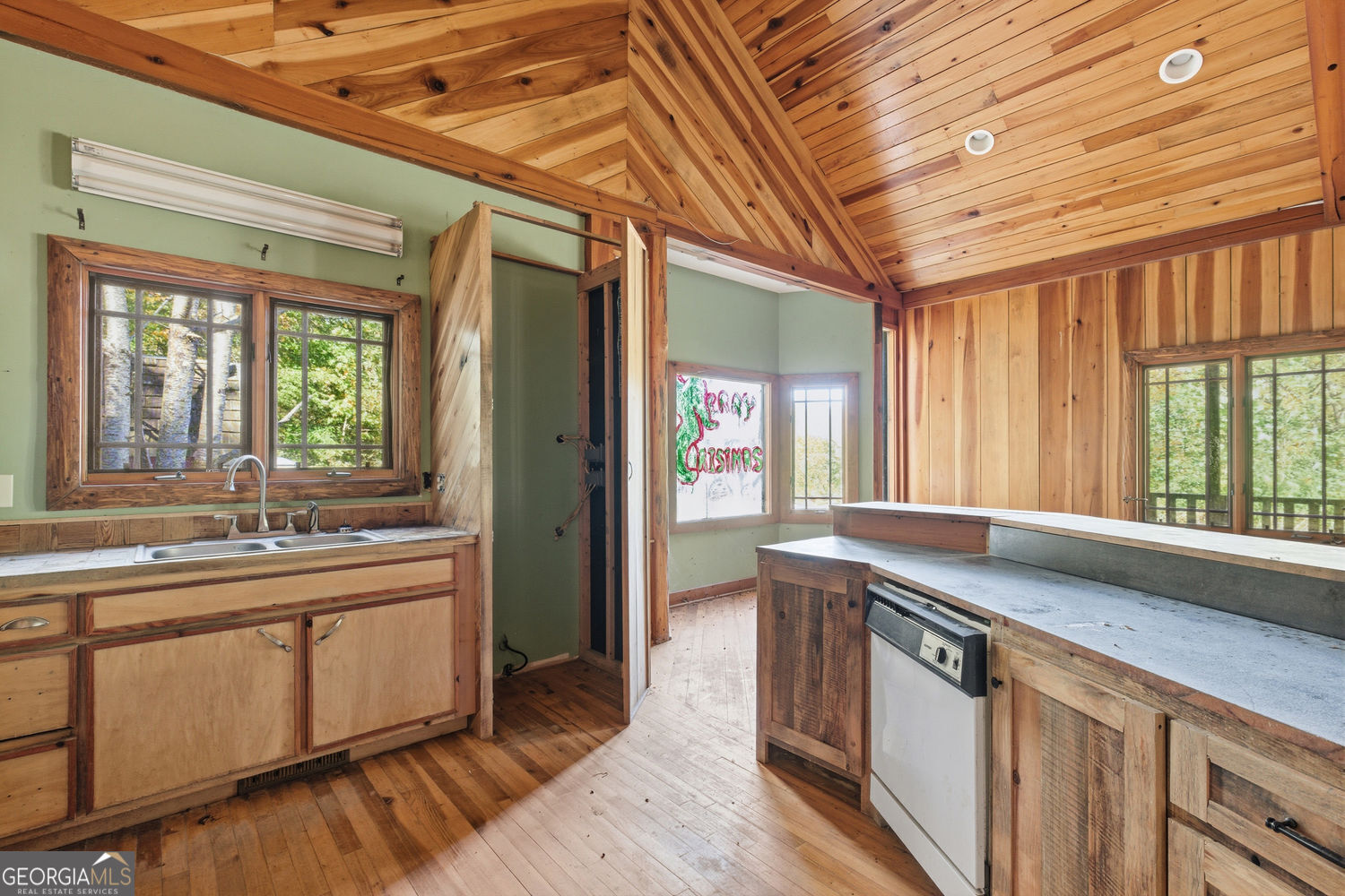 73 Redbird Lane Rabun Gap GA 30568