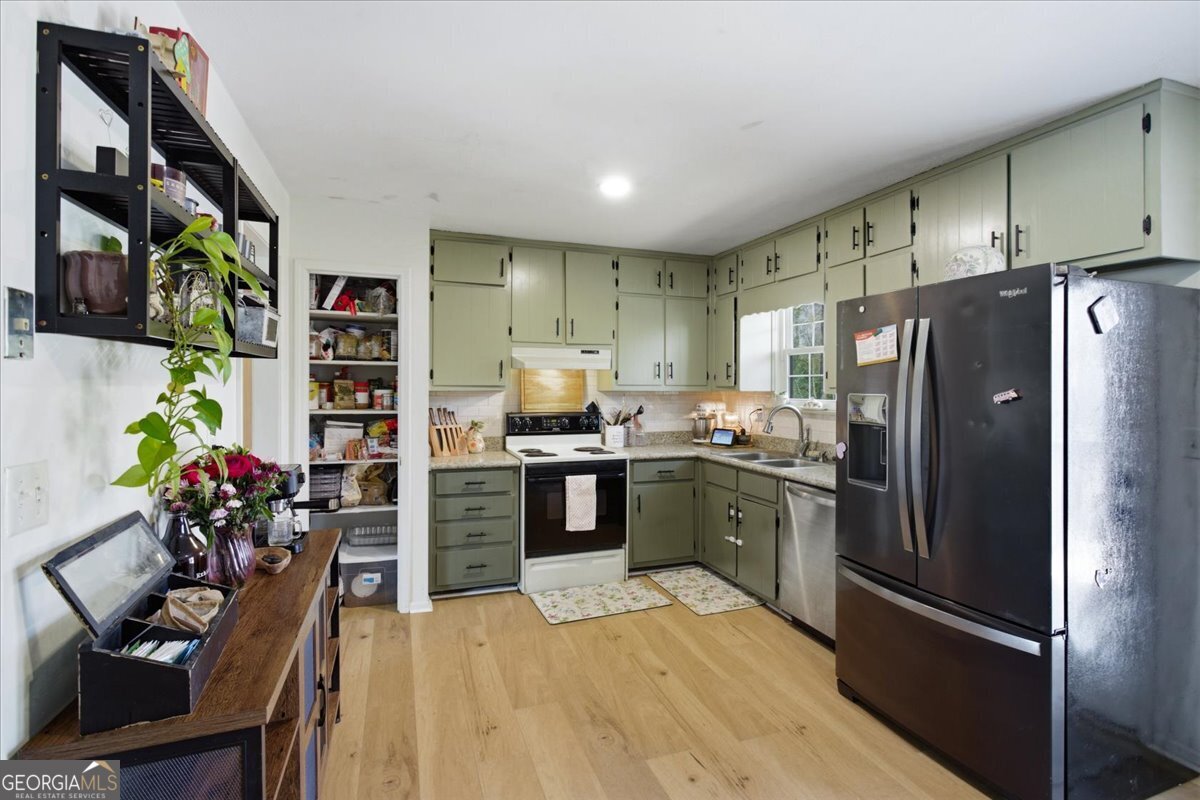 414 Hemlock Drive Lawrenceville GA 30046
