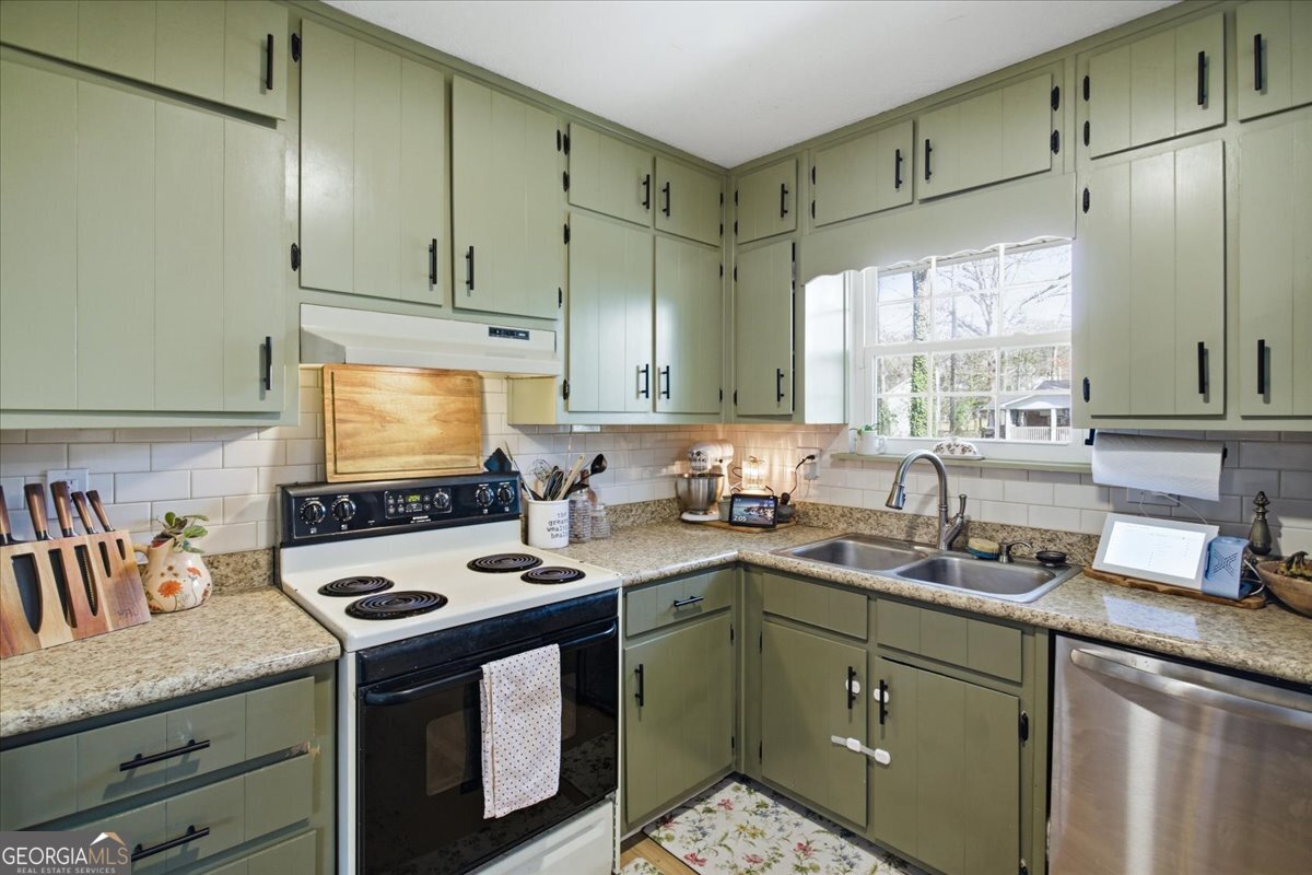 414 Hemlock Drive Lawrenceville GA 30046