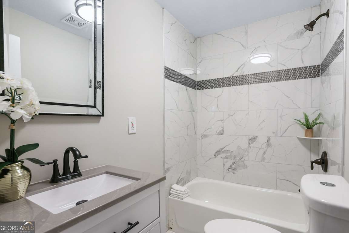 3127 Gilbert Street Savannah GA 31404