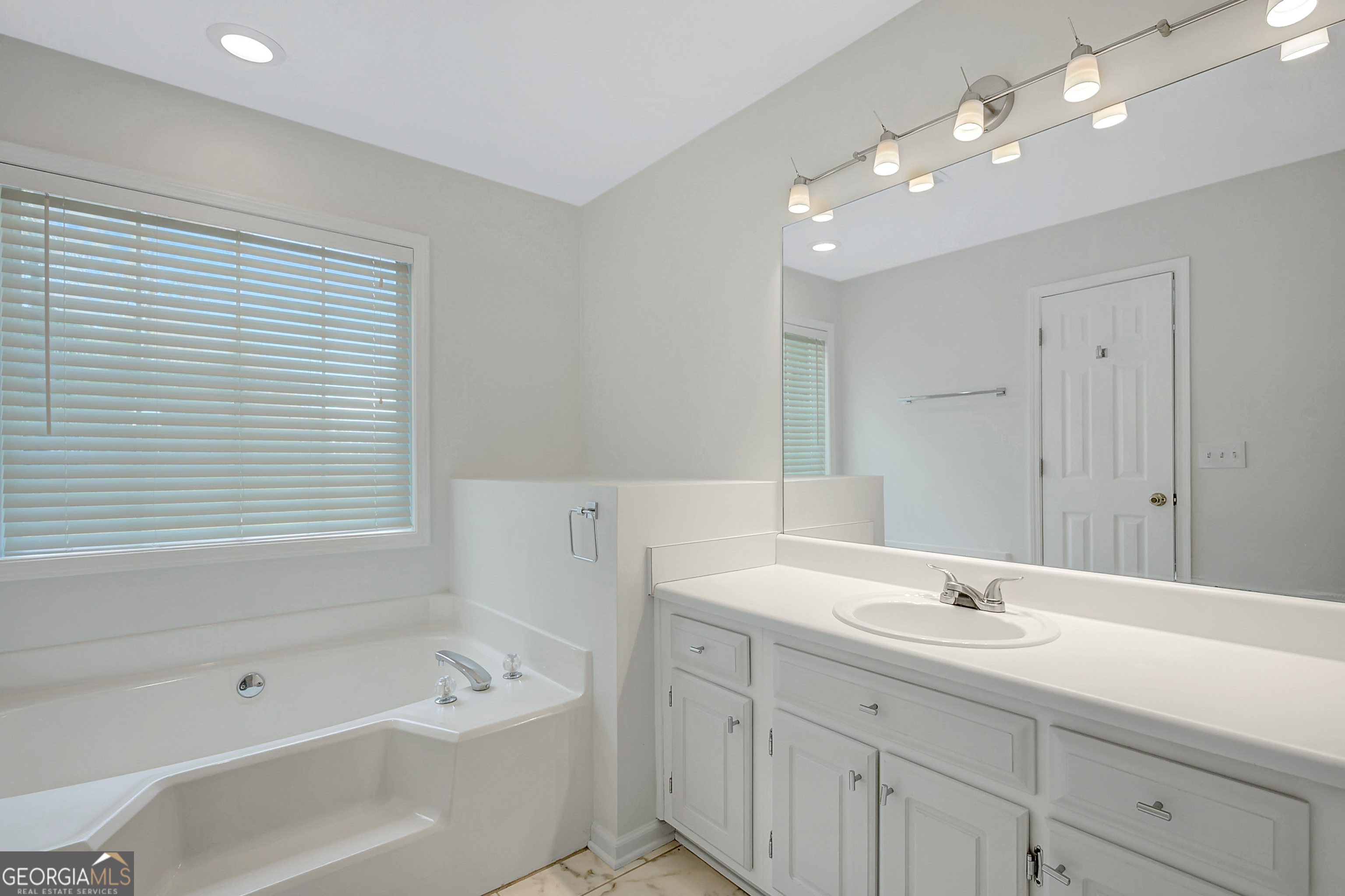 65 Riverside Way Sharpsburg GA 30277