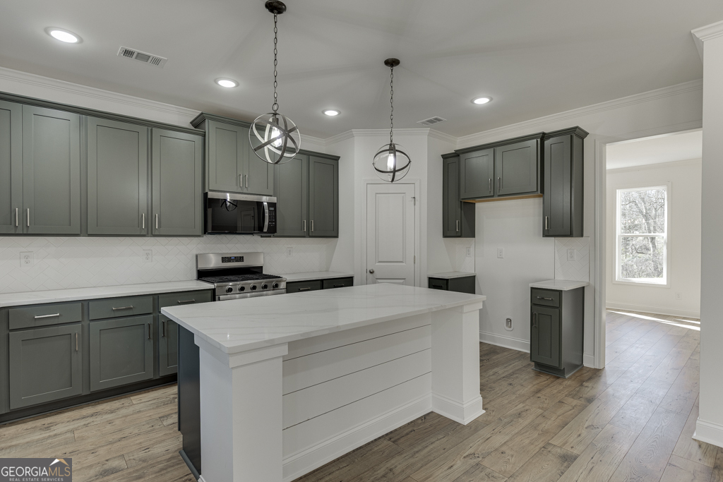 1003 Lakeview Commerce GA 30529