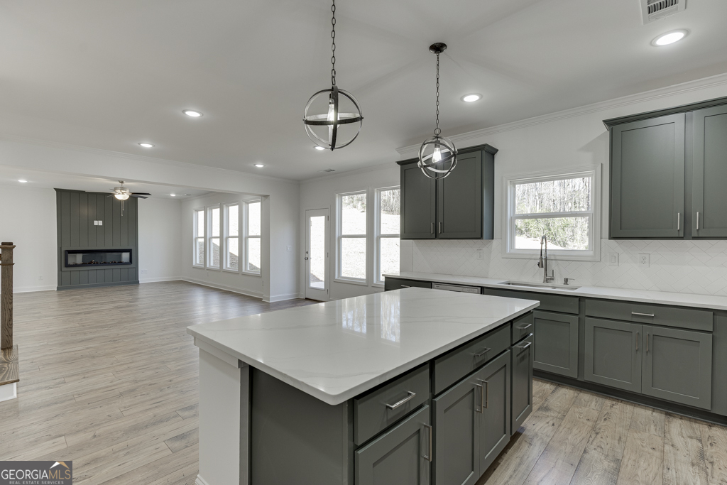 1003 Lakeview Commerce GA 30529