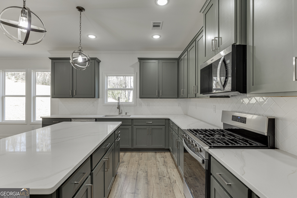 1003 Lakeview Commerce GA 30529