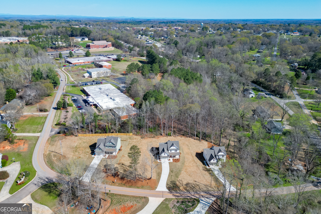 1003 Lakeview Commerce GA 30529