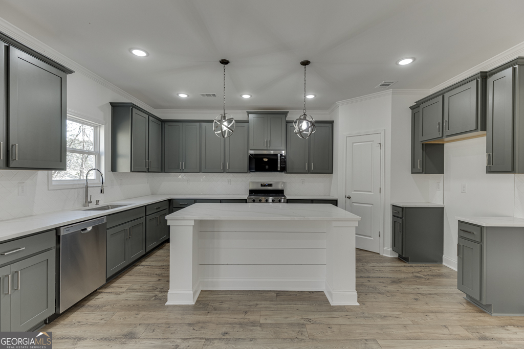 1003 Lakeview Commerce GA 30529