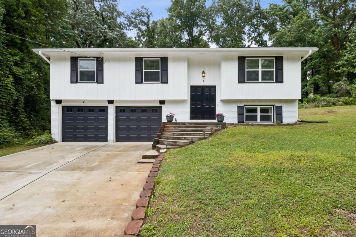 1042 Mountain Woods Court Stone Mountain GA 30087